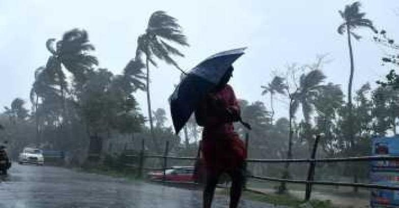 സംസ്ഥാനത്ത് വീണ്ടും മഴ കനക്കുന്നു: അഞ്ച് ജില്ലകളില്‍ യെല്ലോ അലര്‍ട്ട്