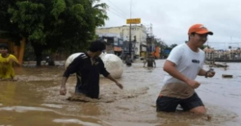 മെക്സിക്കോയിലെ പേമാരിയിലും പ്രളയത്തിലും തകർന്നത് ആയിരത്തിലേറെ വീടുകളും 60 തോളം ആശുപത്രികളും