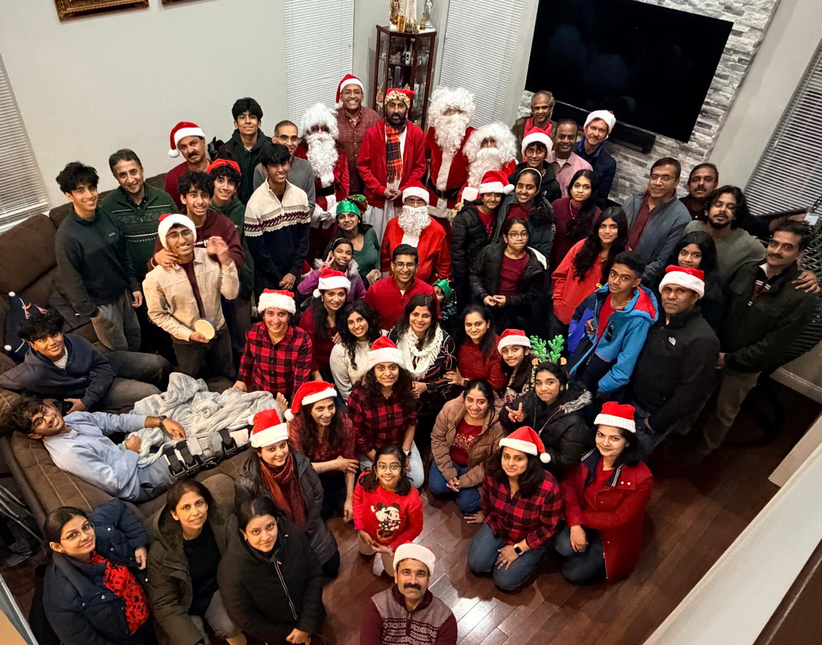 സോമർസെറ്റിൽ ക്രിസ്മസ്  ആഘോഷം : മഞ്ഞുവീഴുന്ന രാവിൽ സ്നേഹദൂതുമായി കരോൾ സംഘം  