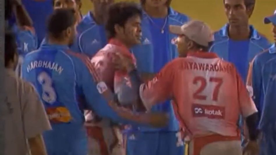 ഹർഭജൻ സിംഗിന്റെ തല്ലുകൊണ്ട് പൊട്ടിക്കരഞ്ഞ് ശ്രീശാന്ത്; 18 വര്‍ഷങ്ങള്‍ക്കിപ്പുറം 'ആരും കാണാത്ത' സ്​ലാപ് വീഡിയോയുമായി ലളിത് മോദി