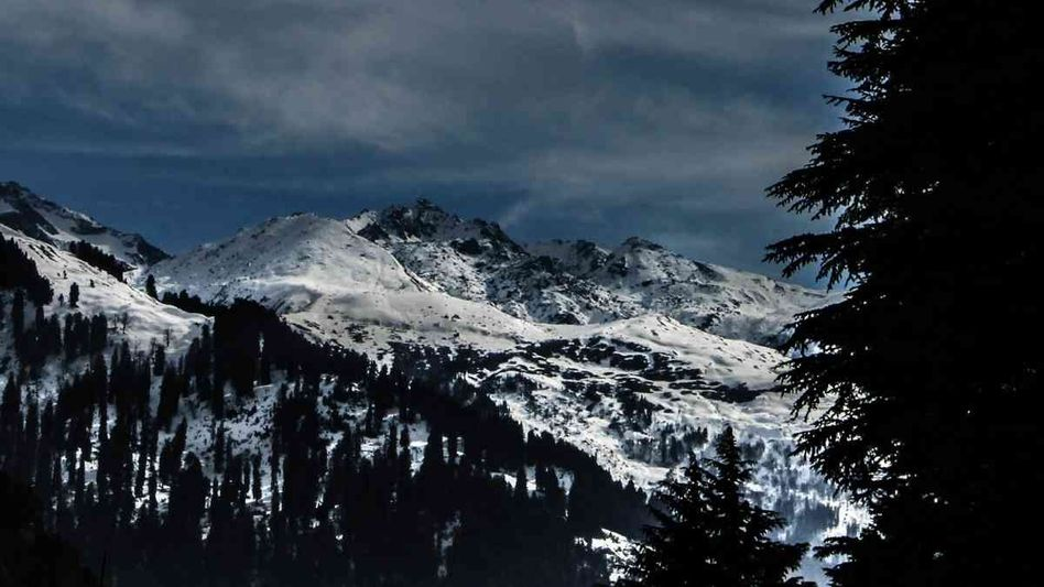 ഹിമാലയത്തിൽ മഞ്ഞുവീഴ്ച; ഡൽഹി-എൻസിആറിൽ മഴ; കാലാവസ്ഥ വകുപ്പിൻ്റെ മുന്നറിയിപ്പ്