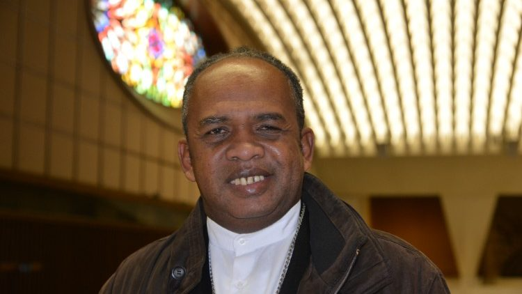 മഡഗാസ്കർ ആഭ്യന്തരയുദ്ധഭീഷണിയിൽ. സമാധാനം സ്ഥാപിക്കപ്പെടാനായി ചർച്ചകൾ ആവശ്യമെന്ന് മെത്രാൻസമിതി പ്രസിഡന്റ്