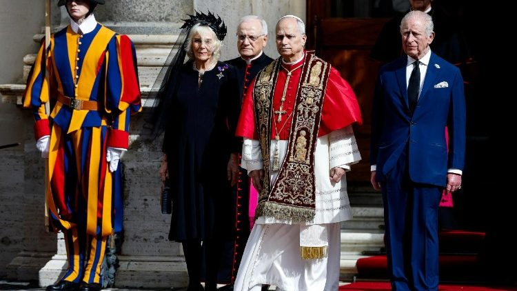 ഇംഗ്ലണ്ടിലെ രാജകുടുംബത്തെ സ്വീകരിച്ച്, ലിയോ പതിനാലാമൻ പാപ്പാ