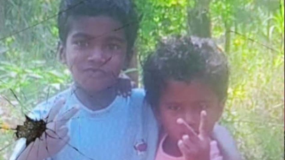 കളിക്കുന്നതിനിടെ വീട് ഇടിഞ്ഞ് വീണു; സഹോദരങ്ങൾക്ക് ദാരുണാന്ത്യം