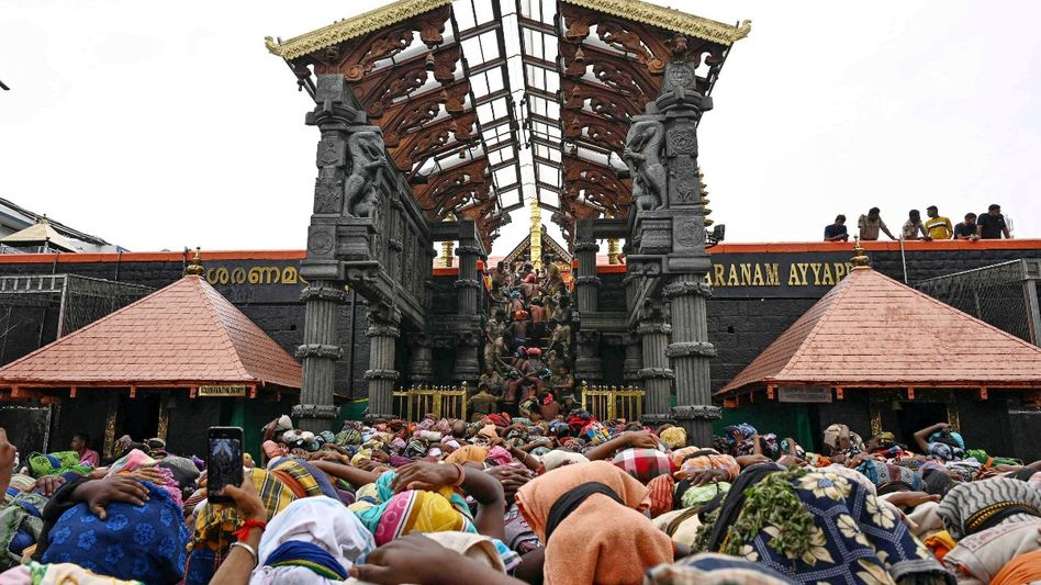 ശബരിമലയിൽ തിരക്ക് നിയന്ത്രിക്കാൻ നടപടി; കൂടുതൽ പേർ എത്തിയാൽ അടുത്ത ദിവസം ദർശനം, നിലയ്ക്കലിൽ താമസ സൗകര്യമൊരുക്കും