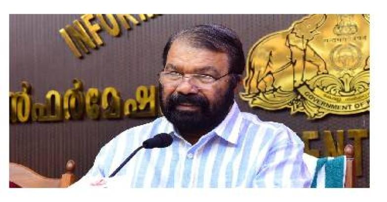 സ്വകാര്യ ആശുപത്രി ജീവനക്കാരുടെ മിനിമം വേതനം: കരട് വിജ്ഞാപനം ഒരു മാസത്തിനകം പുറപ്പെടുവിക്കാൻ മന്ത്രി വി. ശിവൻകുട്ടിയുടെ നിർദേശം