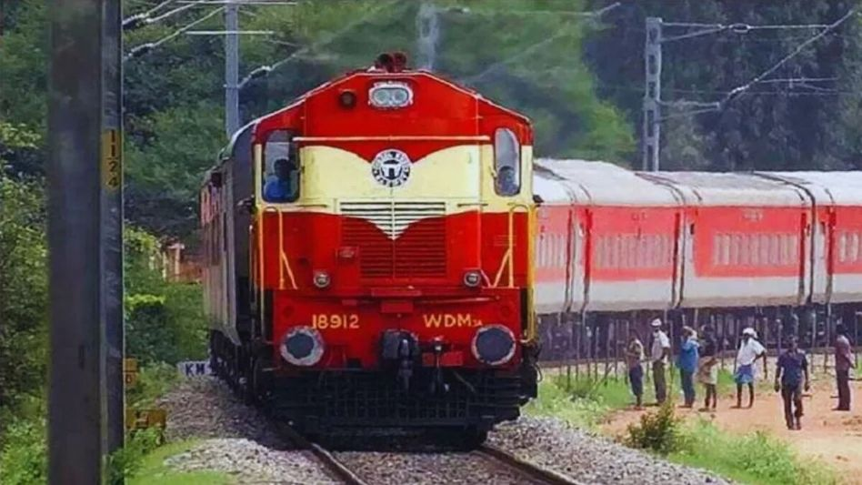 ഐ‌ആർ‌സി‌ടി‌സിയിൽ ടിക്കറ്റ് ബുക്ക് ചെയ്യാൻ ആധാർ വെരിഫിക്കേഷൻ നിർബന്ധമാക്കി റെയിൽവേ; ക്രമക്കേടുകൾക്ക് തടയിടും
