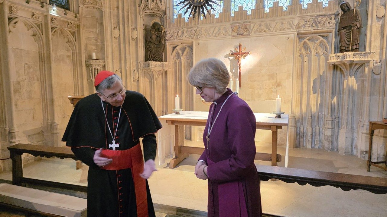 Pope assures Archbishop of Canterbury of dialogue 'in truth and love‘