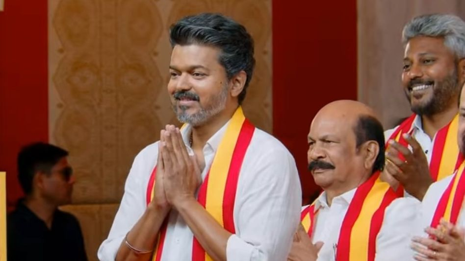 പോലീസ് സുരക്ഷയില്ല, ജനക്കൂട്ടത്തിനിടയിൽ കുടുങ്ങി വിജയ്; തെരഞ്ഞെടുപ്പ് കമ്മീഷന് പരാതി നൽകി ടിവികെ