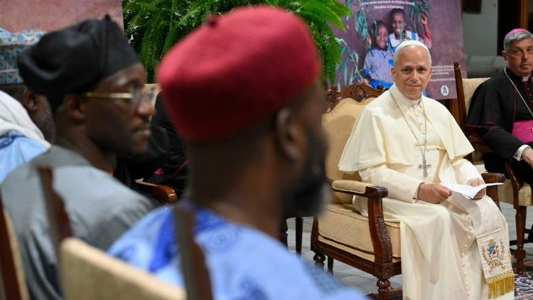 Pope Leo XIV meets several Muslim leaders in Cameroon