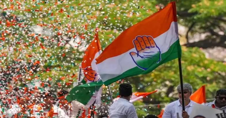  മുഖ്യമന്ത്രി സ്ഥാനത്തെച്ചൊല്ലിയുള്ള തർക്കം: കോൺഗ്രസിൽ പരസ്യ പ്രതികരണം പാടില്ലെന്ന് നിർദേശം 