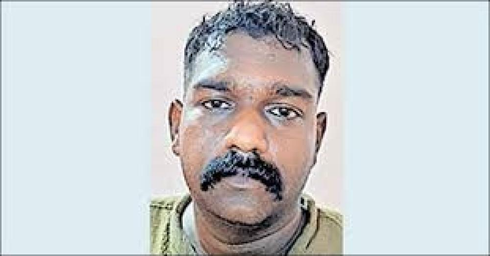 നഗ്നചിത്രങ്ങള്‍ പ്രചരിപ്പിക്കുമെന്ന് ഭീഷണിപ്പെടുത്തി ആഭരണം തട്ടാന്‍ ശ്രമിച്ചു; പൊലീസുകാരന്‍ പിടിയില്‍