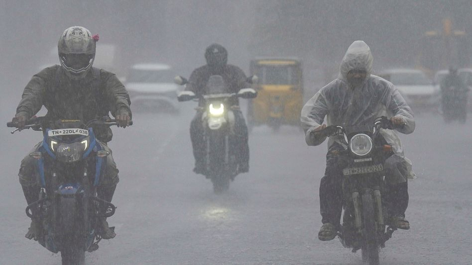ഇടിമിന്നൽ അലർട്ട്! 17 സംസ്ഥാനങ്ങളിൽ മഴമുന്നറിയിപ്പ്; IMD പ്രവചനം ഇങ്ങനെ