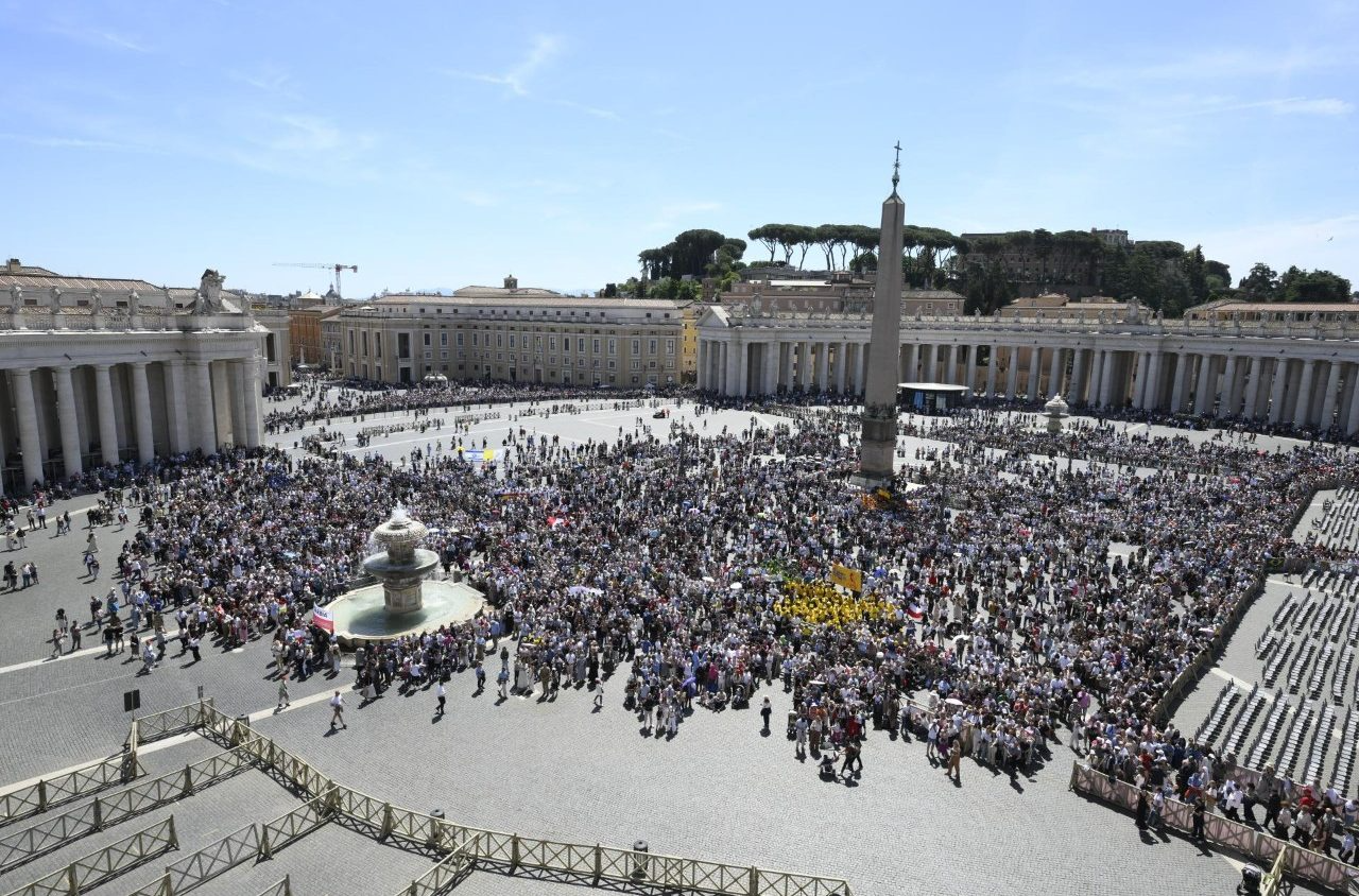 Pope remembers journalists who lost their lives due to violence and wars