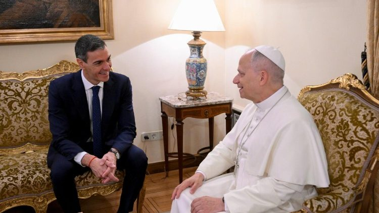 Pope Leo meets Spanish Prime Minister Pedro Sánchez