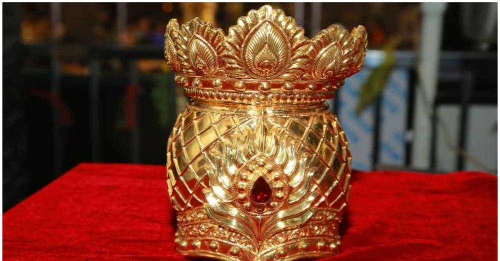 ഗുരുവായൂരപ്പന് കാണിക്കയായി 37 പവന്റെ കനക കിരീടം