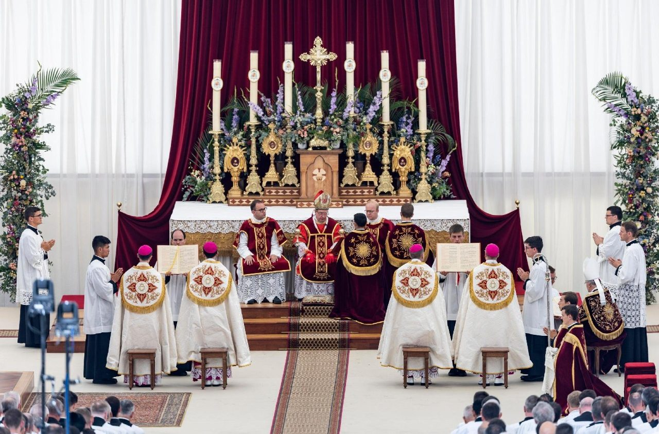 Lefebvrians consecrate four new bishops without a papal mandate