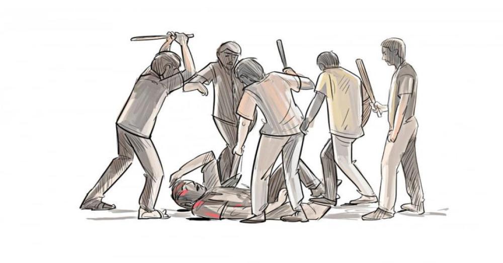 ആൾക്കൂട്ട ആക്രമണം; കഞ്ചാവ് മാഫിയ എന്ന് ആരോപിച്ച് 3 യുവാക്കളെ തല മൊട്ടയടിച്ച് മർദ്ദിച്ചു