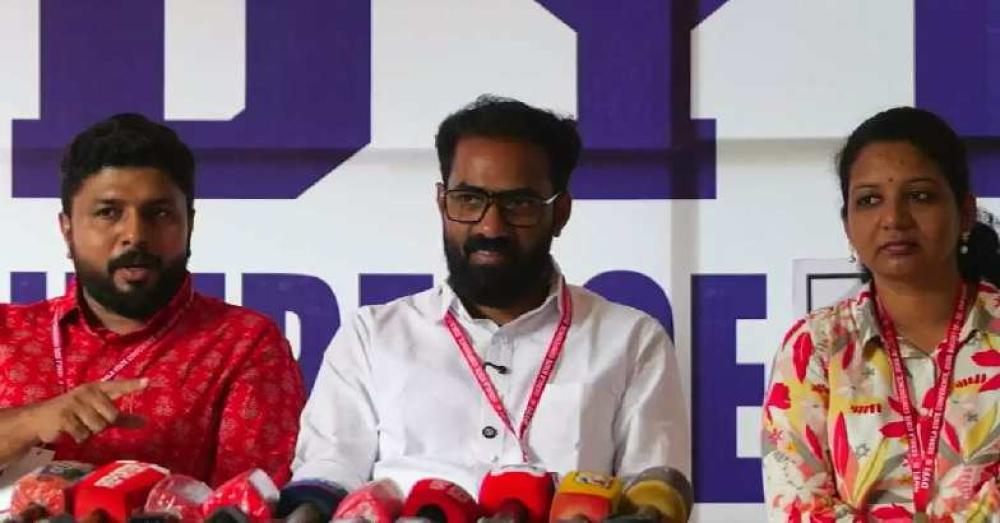  വാര്‍ത്തകള്‍ നേതാക്കള്‍ തന്നെ ചോര്‍ത്തുന്നു; ഡിവൈഎഫ്‌ഐ സംസ്ഥാന സമ്മേളനത്തില്‍ വിമര്‍ശനം