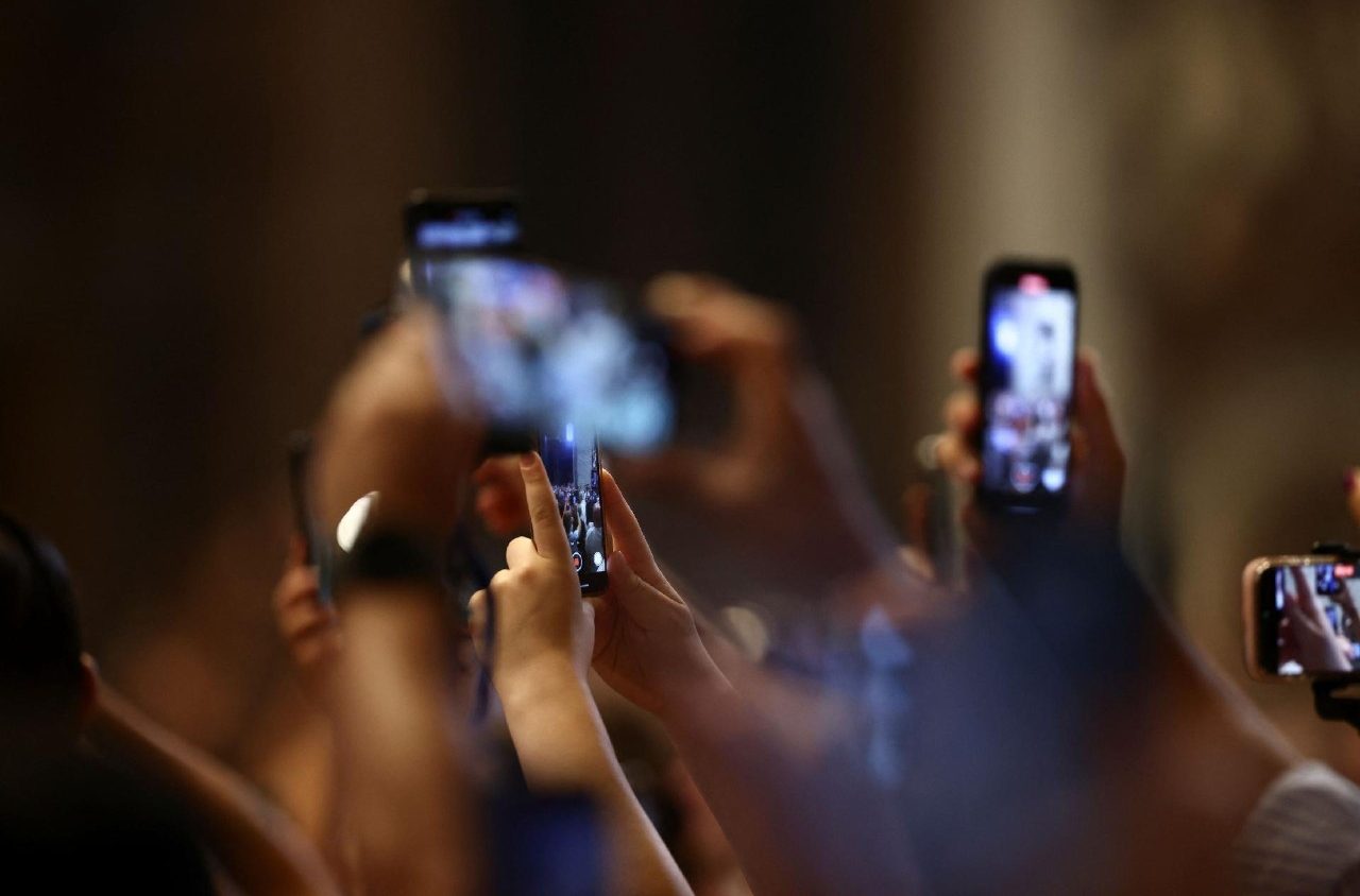 ‘Paying attention in age of clickbait’ – 2027 World Communications Day theme