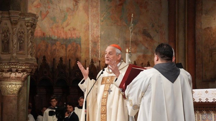 The campaign began at the start of October with the Pope in the Vatican Gardens and will continue until October 7, the Feast of Our Lady of the Rosary. This allows dioceses, parishes, schools, communities, and families on different continents to choose th