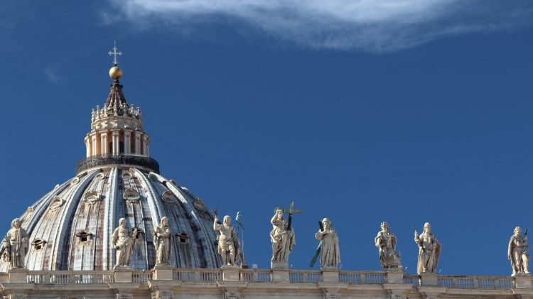Pope: Women’s contributions to Vatican must be increasingly valued