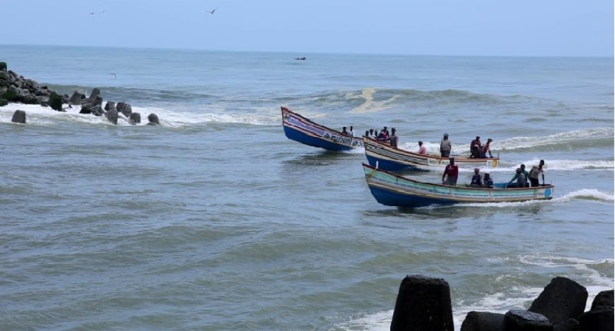 വീണ്ടും മുതലപ്പൊഴിയില്‍ വള്ളം മറിഞ്ഞ് അപകടമുണ്ടായി: മത്സ്യത്തൊഴിലാളി മരിച്ചു