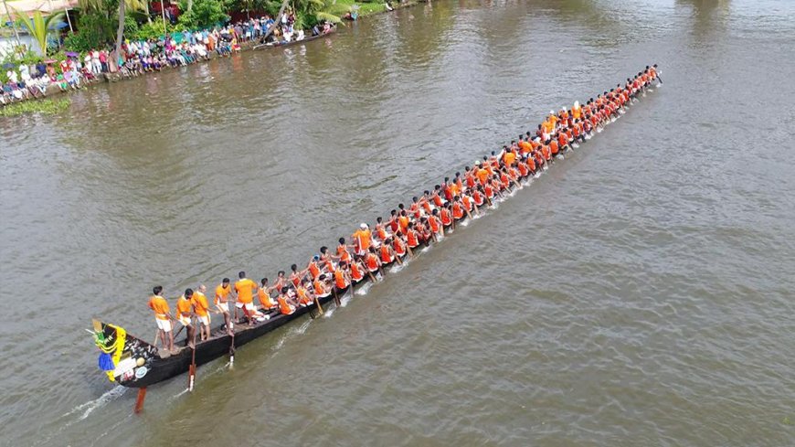 ചമ്ബക്കുളം മൂലം വള്ളംകളി: രാജപ്രമുഖൻ ട്രോഫി നേടി ആയാപറമ്ബ് വലിയ ദിവാൻജി